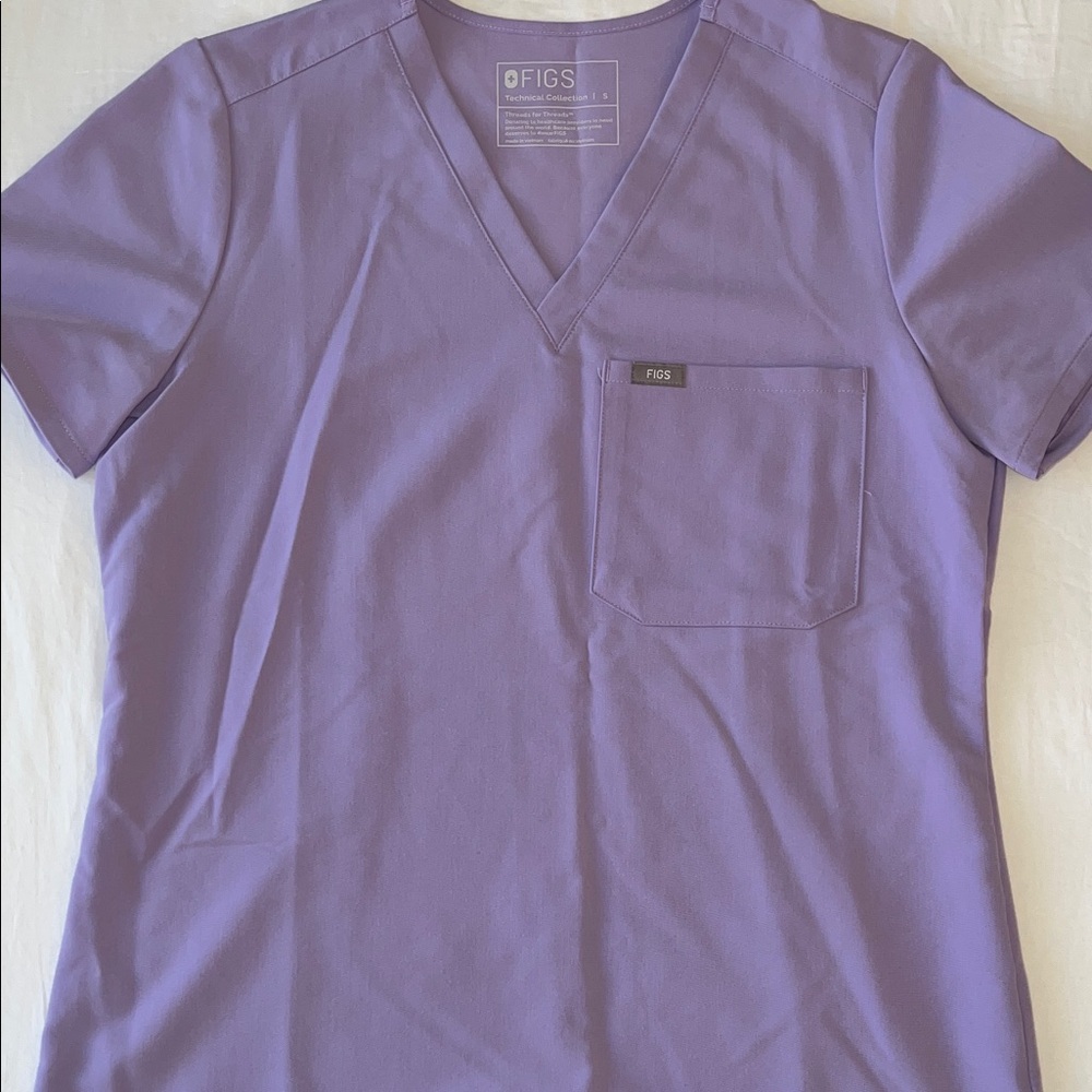 FIGS Scrub Set in Lavender Dew